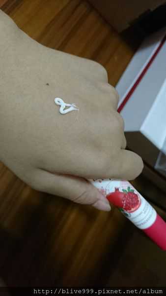 CosNature有機紅石榴緊緻拉提眼霜