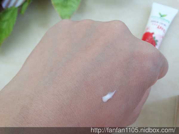 CosNature有機紅石榴緊緻拉提眼霜