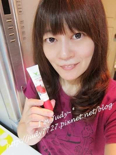 CosNature有機紅石榴緊緻拉提眼霜