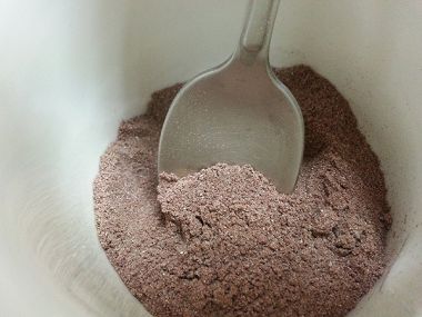 美人經來順草本巧克力飲：天然草本。 經來順巧克力飲