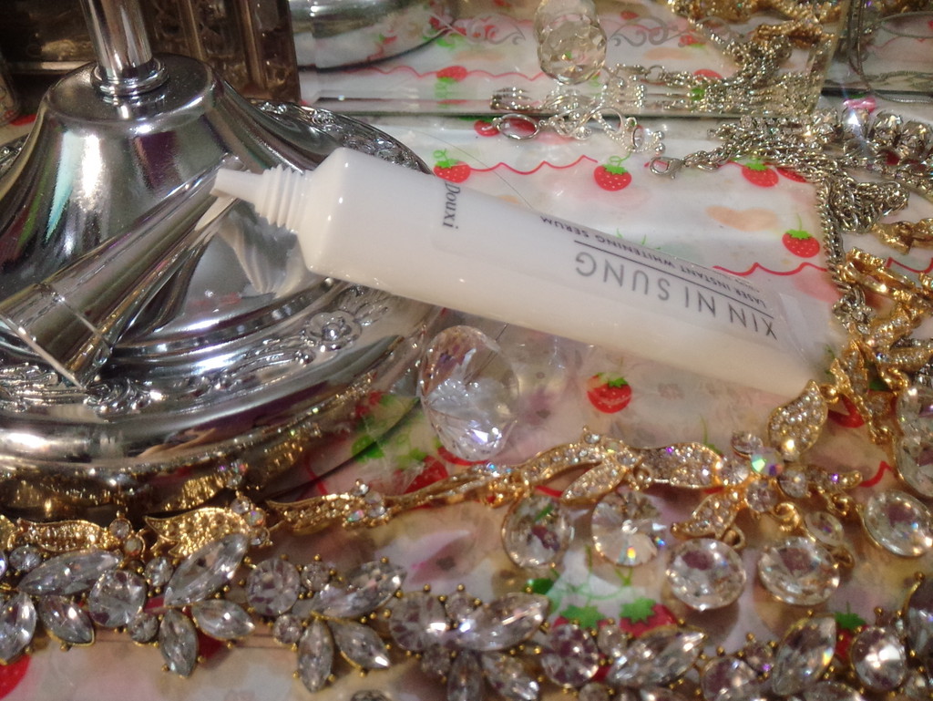 朵璽XIN NI SUNG激光瞬效美白精華