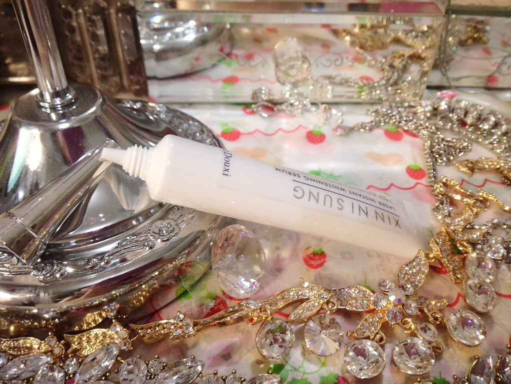 朵璽XIN NI SUNG激光瞬效美白精華