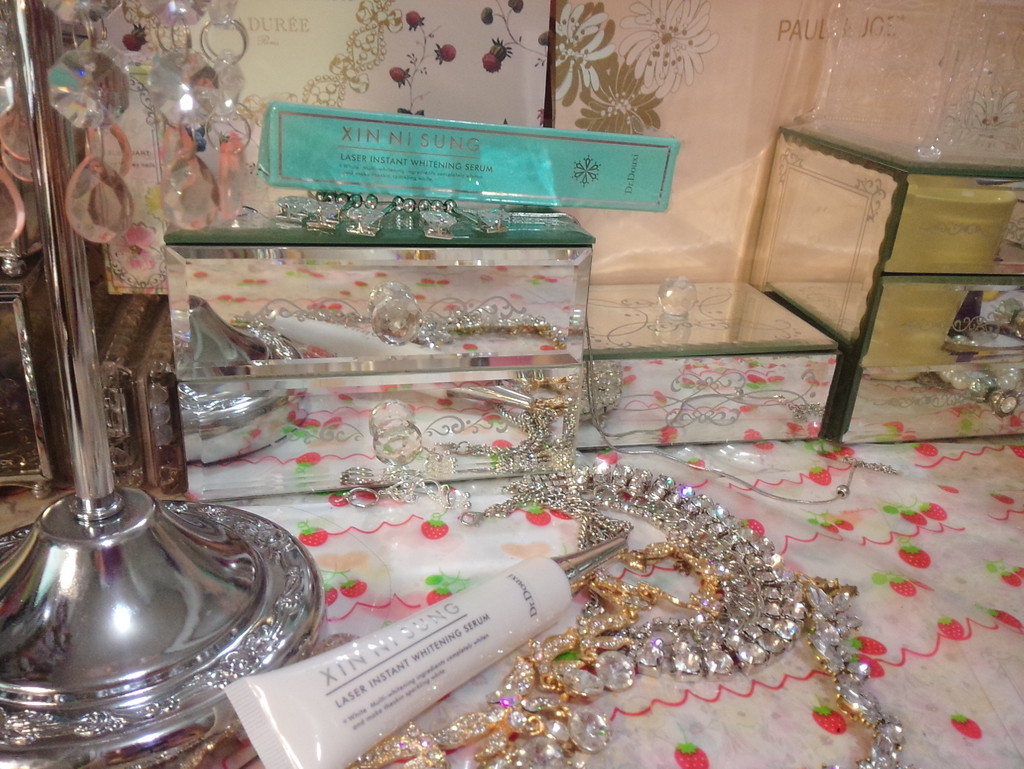 朵璽XIN NI SUNG激光瞬效美白精華