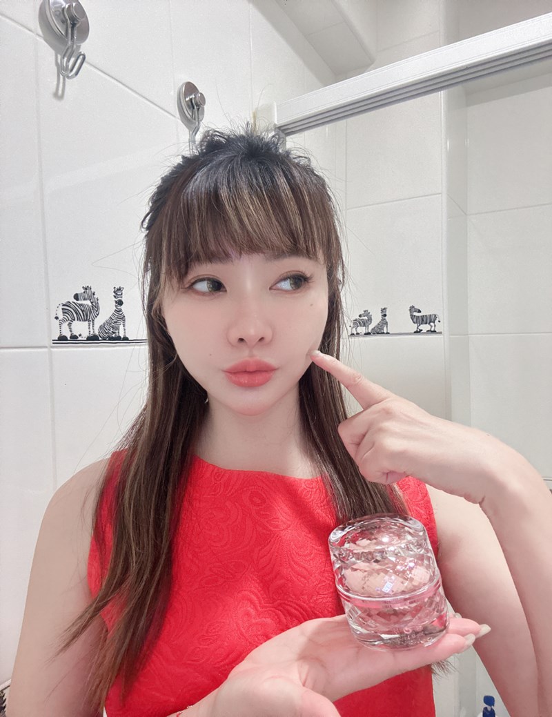 打造偽妝感的魔法日霜「LOVE ME MALL 愛咪模兒自帶 試用