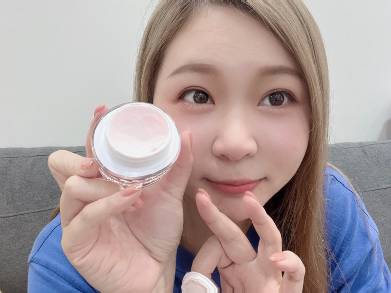 分享LOVE ME MALL 愛咪模兒自帶光采素妍霜SPF3 試用