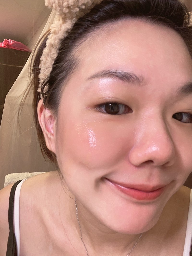 發現保養界的純素寶藏!PEZRI派翠 17胜肽緊塑活顏水凝露 試用