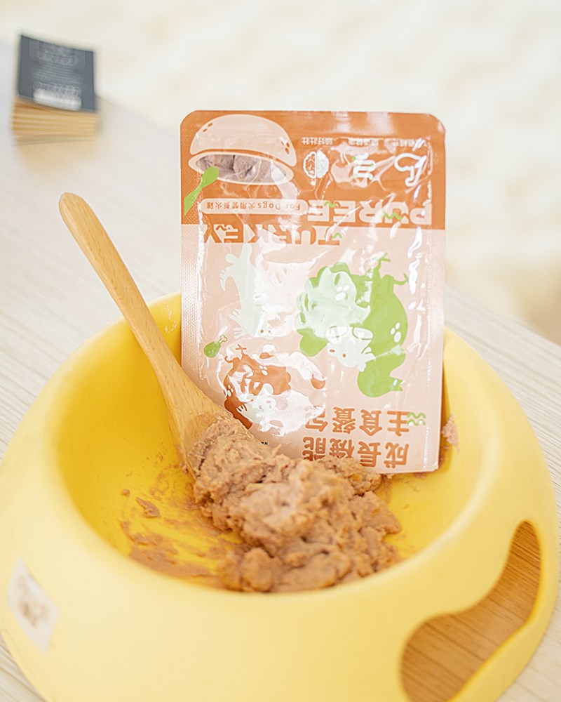 女人知己試用大隊,口碑行銷,部落客行銷,自然食 成長機能主食餐包,自然食,成長機能狗狗主食餐包,成長機能貓咪主食餐包,滿足毛孩最單純的幸福,人食等級食材,開封即食,綿密的肉泥狀質地,好吸收,無膠類,無色素,無防腐劑的添,維持腸道健康,添加DHA/靈芝多醣體,使用高優質蛋白,適口性佳,狗狗口味,犬用營養火雞,犬用嫩雞牛肉,貓咪口味,貓用營養嫩雞,貓用嫩雞鮪魚