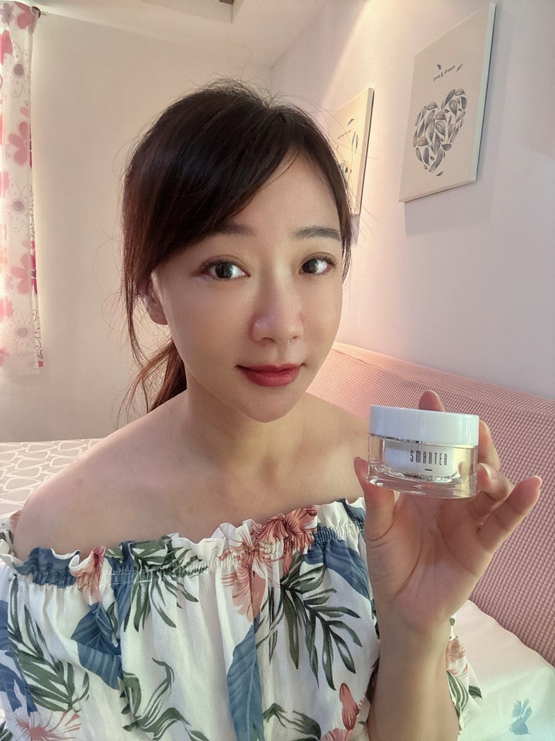 【保養心得】SMARTER詩嫚特 SOS超能保濕水凝霜|3秒 【保養心得】SMARTER詩嫚特 SOS超能保濕水凝霜|3秒