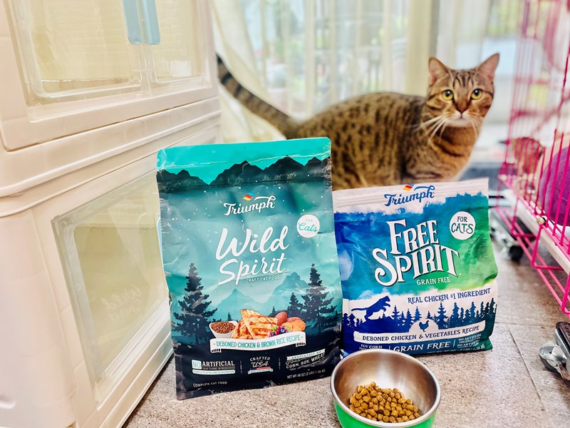 Triumph奔放去骨雞肉糙米配方天然糧及奔放去骨雞肉莓果配 Triumph奔放去骨雞肉糙米配方天然糧及奔放去骨雞肉莓果配