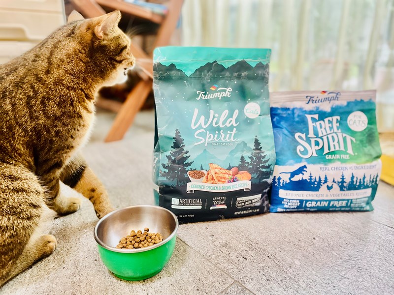 Triumph奔放去骨雞肉糙米配方天然糧及奔放去骨雞肉莓果配 Triumph奔放去骨雞肉糙米配方天然糧及奔放去骨雞肉莓果配