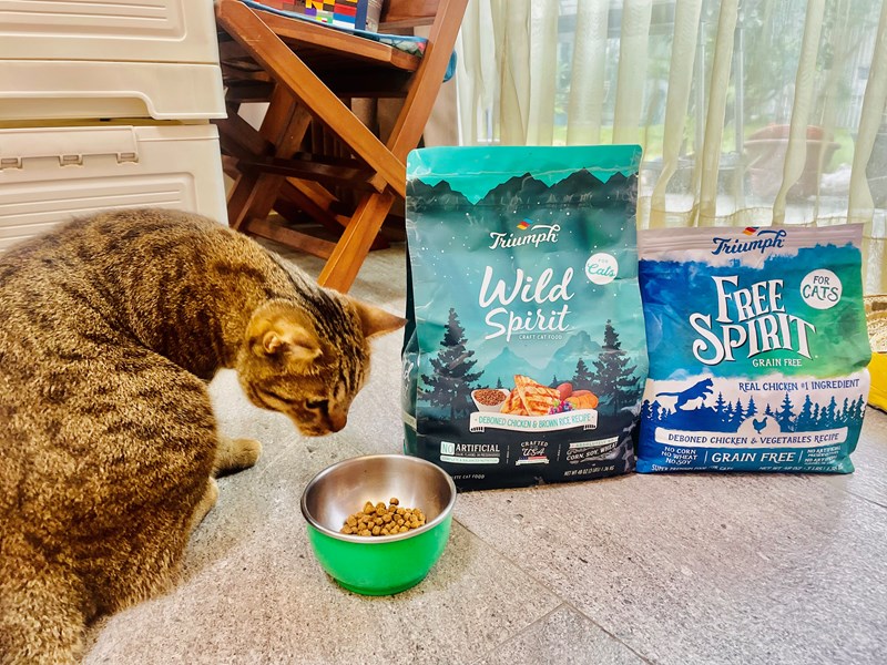 Triumph奔放去骨雞肉糙米配方天然糧及奔放去骨雞肉莓果配 Triumph奔放去骨雞肉糙米配方天然糧及奔放去骨雞肉莓果配