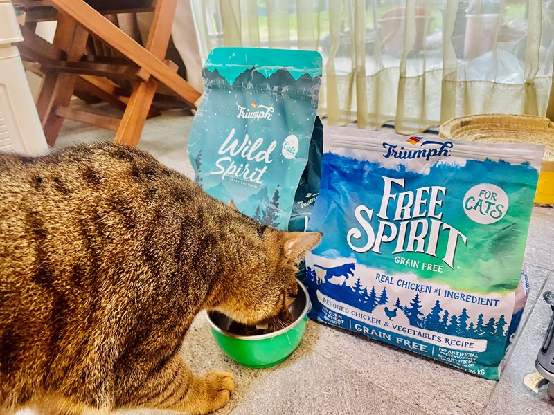 Triumph奔放去骨雞肉糙米配方天然糧及奔放去骨雞肉莓果配 Triumph奔放去骨雞肉糙米配方天然糧及奔放去骨雞肉莓果配