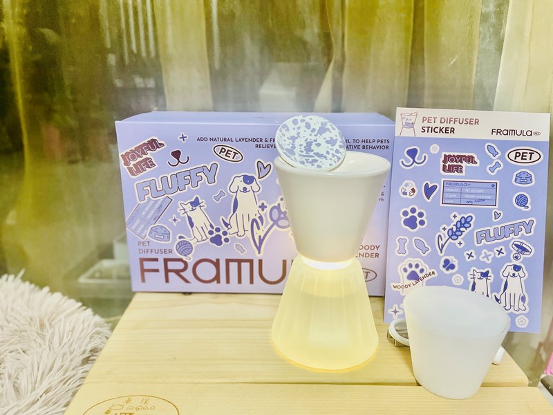 女人知己試用大隊,口碑行銷,部落客行銷,FRAMULA芬乘 寵物香氛儀套裝組,寵物香氛儀,芬乘FRAMULA,寵物去味神器,寵物環保香氛,精油香氛,無酒精香氛儀,寵物異味控制,高質感香氛儀,毛孩居家香氛,低音靜音香氛機,毛孩精緻生活
