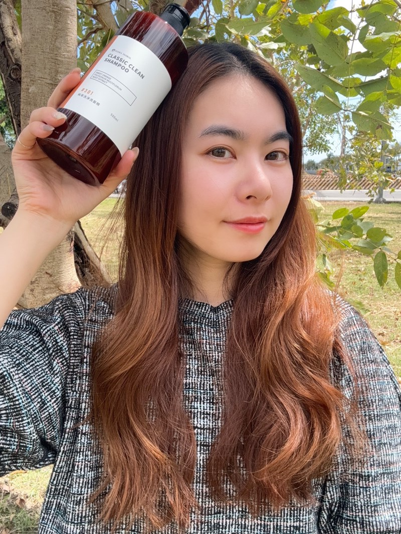 Flora Floral花葉純萃洗淨洗髮精 使用評價|頭皮清 試用