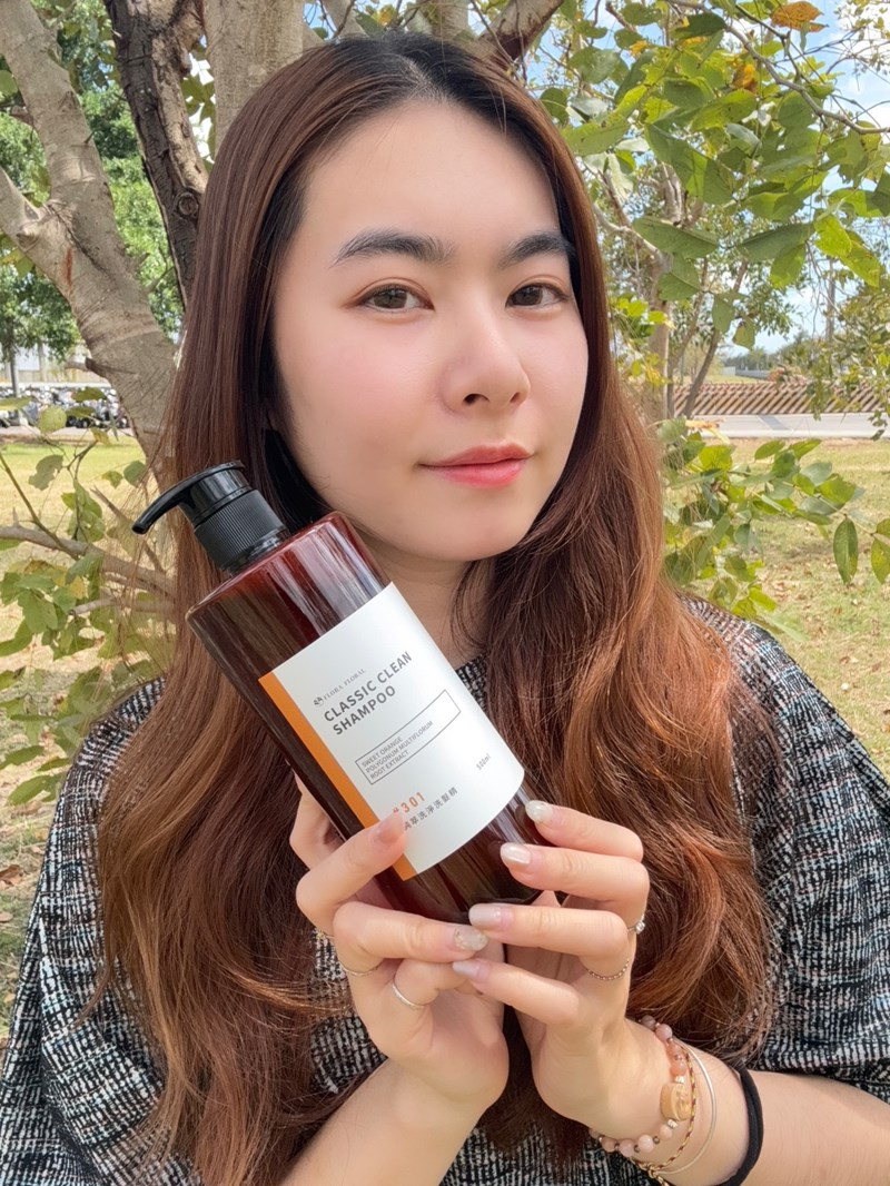 Flora Floral花葉純萃洗淨洗髮精 使用評價|頭皮清 試用