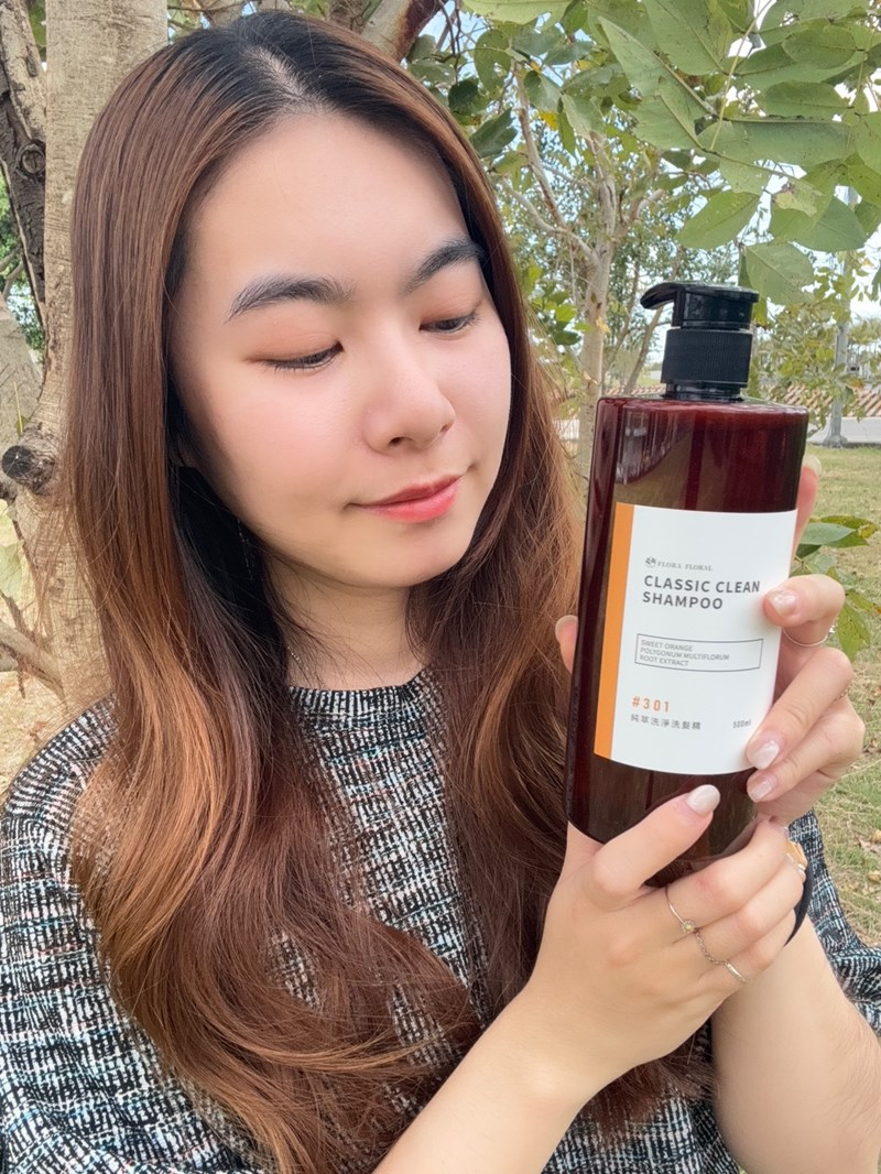 Flora Floral花葉純萃洗淨洗髮精 使用評價|頭皮清 試用
