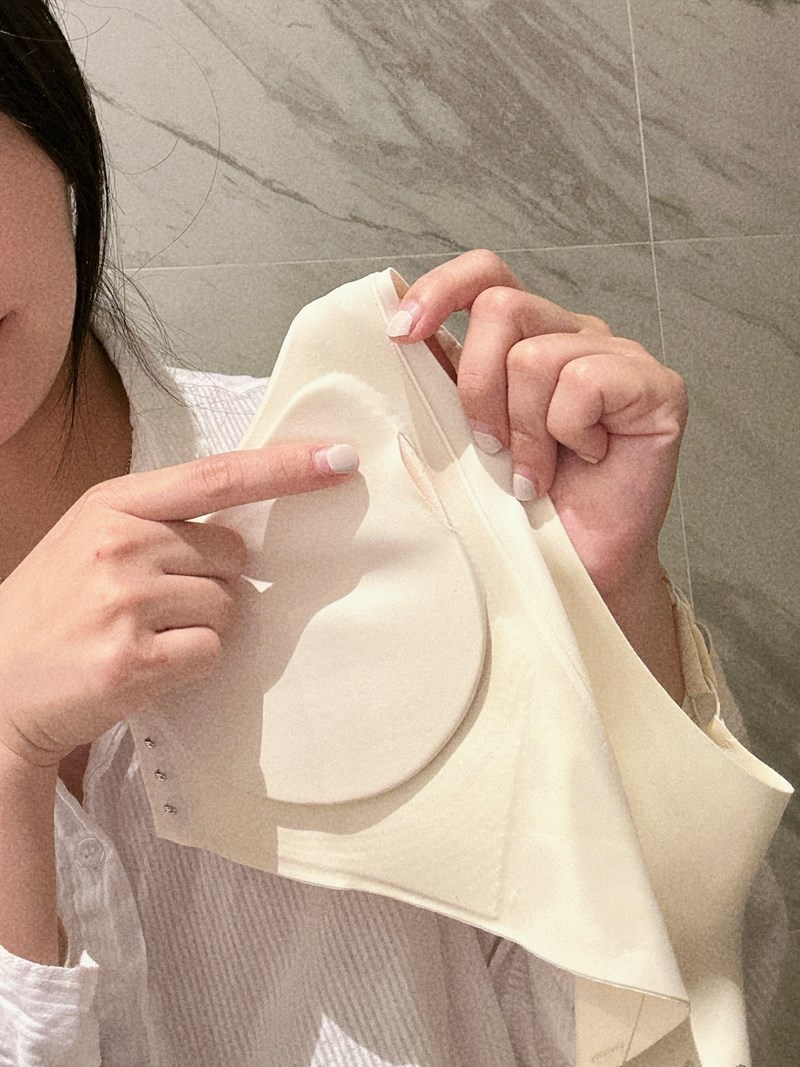 產後媽媽推薦Hilton 希爾頓 小心機前扣式深v石墨烯乳膠 試用
