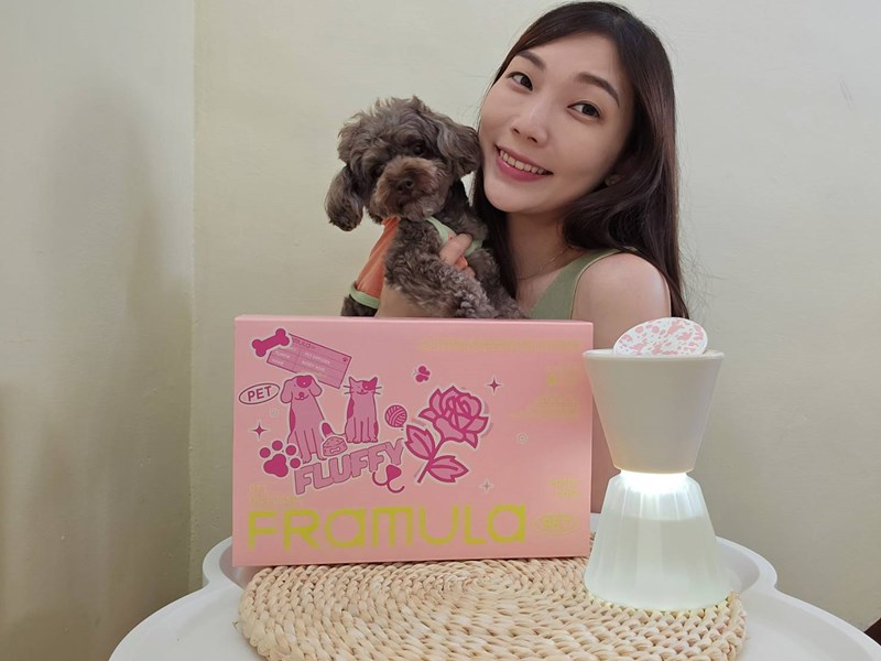 女人知己試用大隊,口碑行銷,部落客行銷,FRAMULA芬乘 寵物香氛儀套裝組,寵物香氛儀,芬乘FRAMULA,寵物去味神器,寵物環保香氛,精油香氛,無酒精香氛儀,寵物異味控制,高質感香氛儀,毛孩居家香氛,低音靜音香氛機,毛孩精緻生活