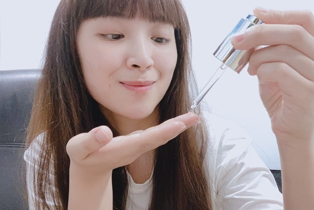 女人知己試用大隊,韓國L'EGERE蘭吉兒光速美白安瓶,韓國蘭吉兒光速美白安瓶,擁有近15年資深醫美背景的韓國科研團隊,研發高品質,安全有效的保養品,提倡精準保養理念,講求保養品用得多不如用得精準,獨家 ARP賦活深導因子,將保養成分更有效運作於肌膚底層,為啟動肌膚光采的鑰匙,光速美白安瓶,ARP賦活深導因子,7天美白,14天淡斑,穀胱甘肽,維他命C磷酸鎂鹽,抑制黑色素,好吸收不黏膩,白天可以用不反黑,很保濕