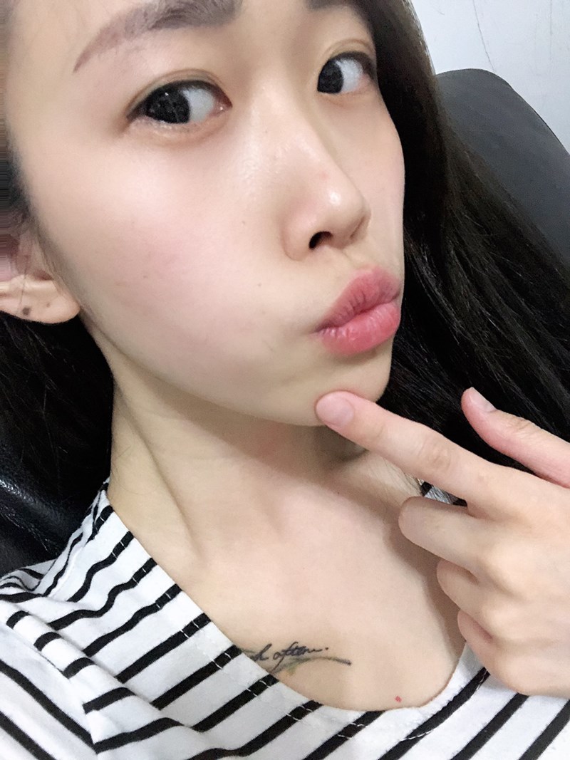 女人知己試用大隊,韓國L'EGERE蘭吉兒光速美白安瓶,韓國蘭吉兒光速美白安瓶,擁有近15年資深醫美背景的韓國科研團隊,研發高品質,安全有效的保養品,提倡精準保養理念,講求保養品用得多不如用得精準,獨家 ARP賦活深導因子,將保養成分更有效運作於肌膚底層,為啟動肌膚光采的鑰匙,光速美白安瓶,ARP賦活深導因子,7天美白,14天淡斑,穀胱甘肽,維他命C磷酸鎂鹽,抑制黑色素,好吸收不黏膩,白天可以用不反黑,很保濕