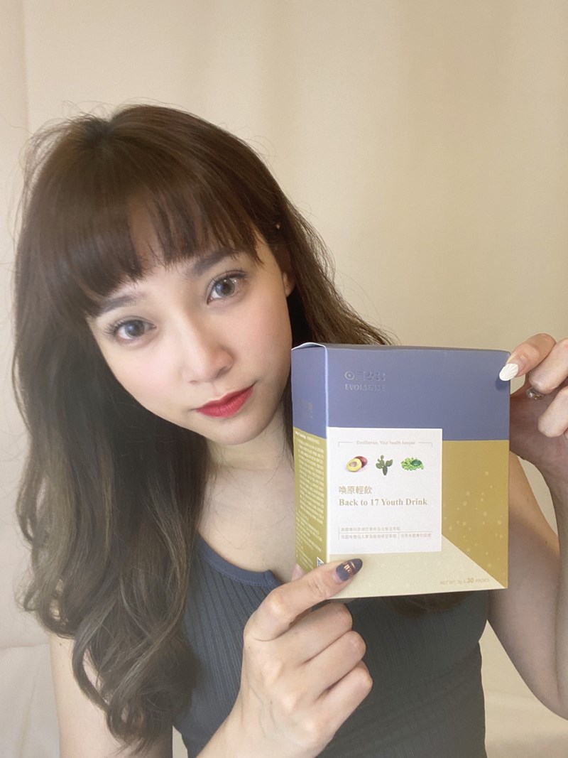 女人知己試用大隊,口碑行銷,部落客行銷,Evolsense璦研司  喚原輕飲Back to 17 Youth drink,Evolsense璦研司 喚原輕飲,添加非洲芒果籽（輕盈）,綠咖啡豆+柑橘瓜拿納（燃燒）,仙人掌萃取（分解）,金針菇萃取（淨空）,白腎豆（攔截）,吃貨速攻配方,便利,順暢,快速,多國官方認證及獎項，專利製成好安心,直接撕開食用或加入100ml冷水沖泡飲用
