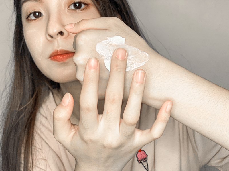 女人知己試用大隊,口碑行銷,部落客行銷,Dermesis迪敏施 Plus 涵鈣休異膚乳霜 滋潤型 120ml,Dermesis迪敏施,滋潤,保溼,舒緩,針對敏感性肌膚皮膚修護屏障,保溼性佳,更加滋潤,減緩水分散失,修護乾燥,有效預防皮膚乾裂,減少肌膚脫屑/脫皮,保濕舒緩,長效滋潤,俢護健康肌