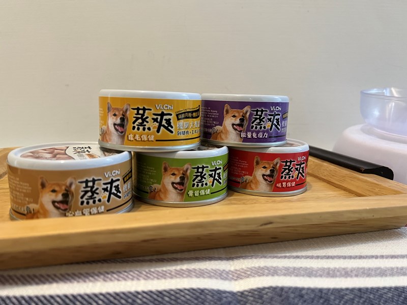 女人知己試用大隊,口碑行銷,部落客行銷,維齊 Vi.Chi 蒸爽機腿犬餐罐 80g,鮮嫩大塊雞腿肉,機能高湯補充營養與水分,低卡路里,低脂肪,易吸收,增強體質,大塊肉塊,口感十足