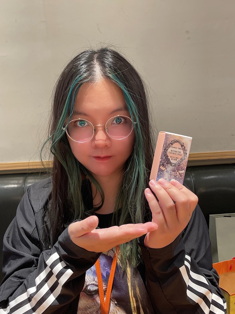 女人知己試用大隊,伊莉特煥白毛孔隱形魔法膠囊,一顆抵3瓶,伊莉特47年膚質改造專家