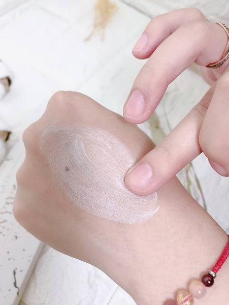 女人知己試用大隊,伊莉特煥白毛孔隱形魔法膠囊,一顆抵3瓶,伊莉特47年膚質改造專家
