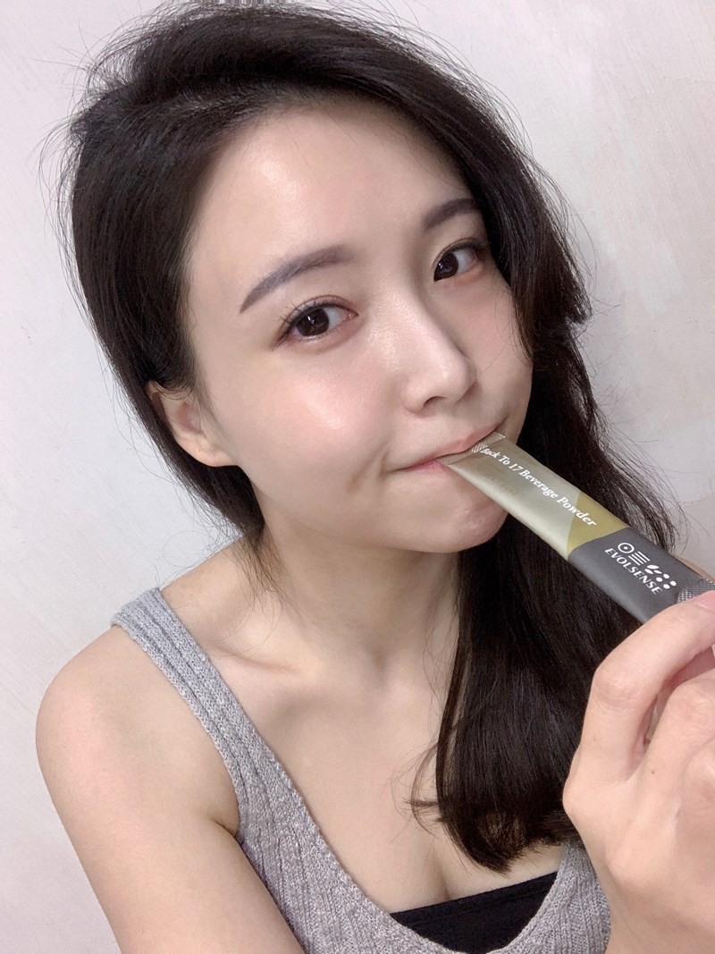 女人知己試用大隊,口碑行銷,部落客行銷,Evolsense璦研司  喚原輕飲Back to 17 Youth drink,Evolsense璦研司 喚原輕飲,添加非洲芒果籽（輕盈）,綠咖啡豆+柑橘瓜拿納（燃燒）,仙人掌萃取（分解）,金針菇萃取（淨空）,白腎豆（攔截）,吃貨速攻配方,便利,順暢,快速,多國官方認證及獎項，專利製成好安心,直接撕開食用或加入100ml冷水沖泡飲用