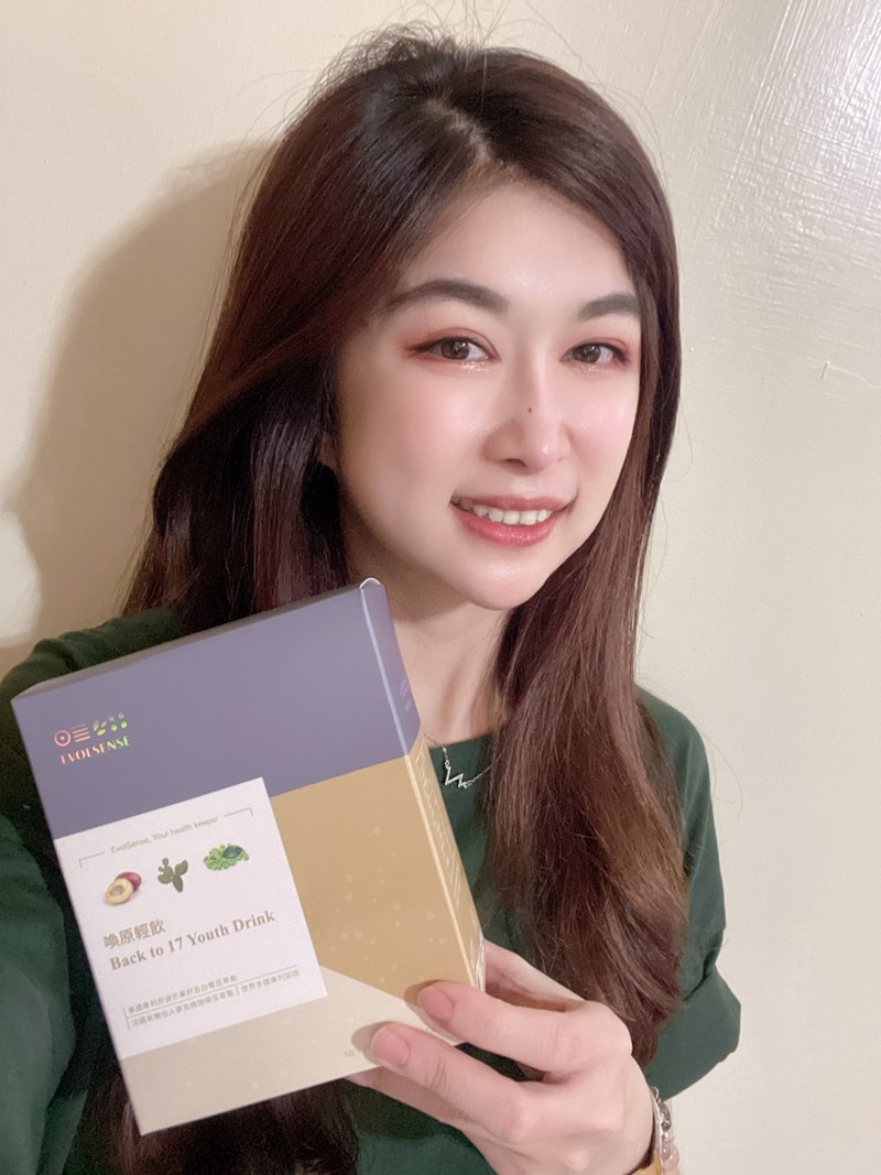 女人知己試用大隊,口碑行銷,部落客行銷,Evolsense璦研司  喚原輕飲Back to 17 Youth drink,Evolsense璦研司 喚原輕飲,添加非洲芒果籽（輕盈）,綠咖啡豆+柑橘瓜拿納（燃燒）,仙人掌萃取（分解）,金針菇萃取（淨空）,白腎豆（攔截）,吃貨速攻配方,便利,順暢,快速,多國官方認證及獎項，專利製成好安心,直接撕開食用或加入100ml冷水沖泡飲用