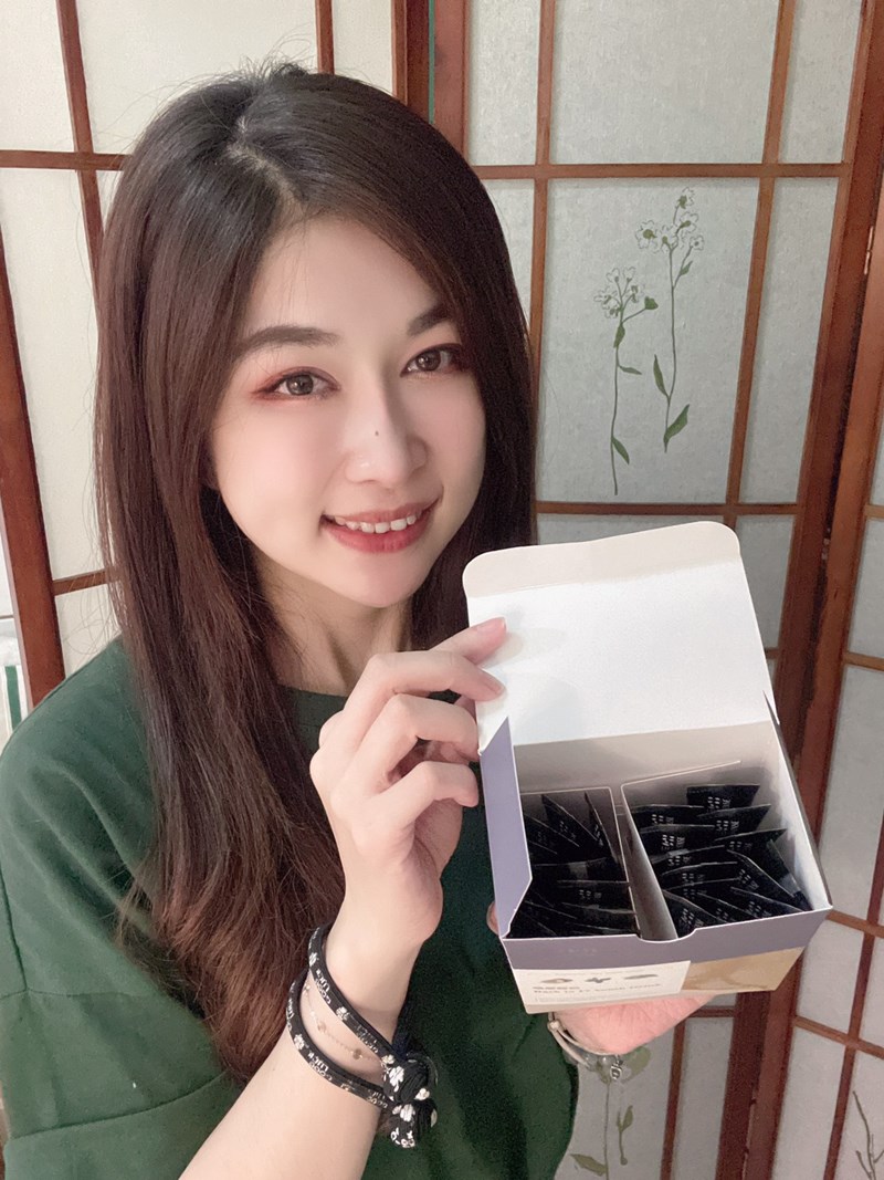 女人知己試用大隊,口碑行銷,部落客行銷,Evolsense璦研司  喚原輕飲Back to 17 Youth drink,Evolsense璦研司 喚原輕飲,添加非洲芒果籽（輕盈）,綠咖啡豆+柑橘瓜拿納（燃燒）,仙人掌萃取（分解）,金針菇萃取（淨空）,白腎豆（攔截）,吃貨速攻配方,便利,順暢,快速,多國官方認證及獎項，專利製成好安心,直接撕開食用或加入100ml冷水沖泡飲用