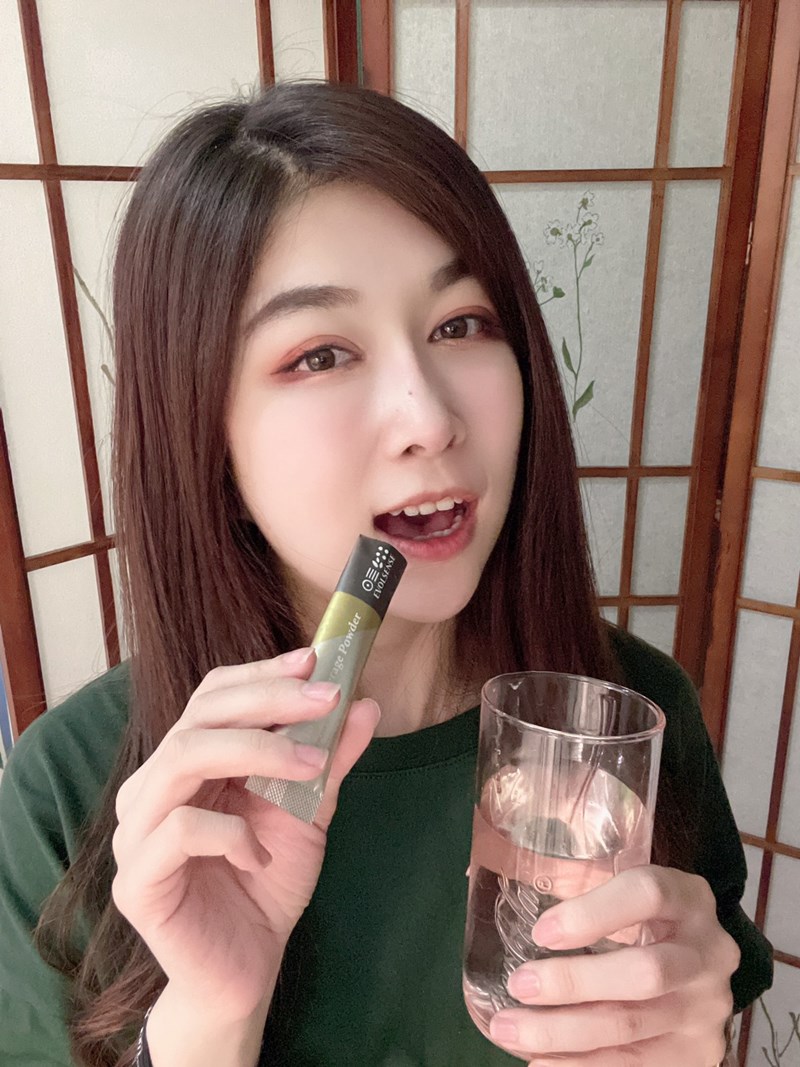 女人知己試用大隊,口碑行銷,部落客行銷,Evolsense璦研司  喚原輕飲Back to 17 Youth drink,Evolsense璦研司 喚原輕飲,添加非洲芒果籽（輕盈）,綠咖啡豆+柑橘瓜拿納（燃燒）,仙人掌萃取（分解）,金針菇萃取（淨空）,白腎豆（攔截）,吃貨速攻配方,便利,順暢,快速,多國官方認證及獎項，專利製成好安心,直接撕開食用或加入100ml冷水沖泡飲用