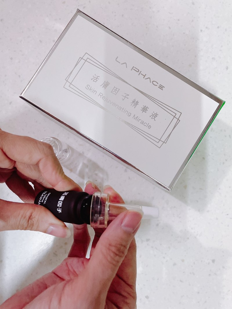 女人知己試用大隊,口碑行銷,部落客行銷,La Phace 活膚因子精華液,獨家智慧寡胜肽因子,活化肌膚,調理肌膚紋路,使肌膚回復柔順平和的線條,加強保濕修護,延緩肌膚老化,維持肌膚健康,使肌膚散發光彩,維持肌膚彈性