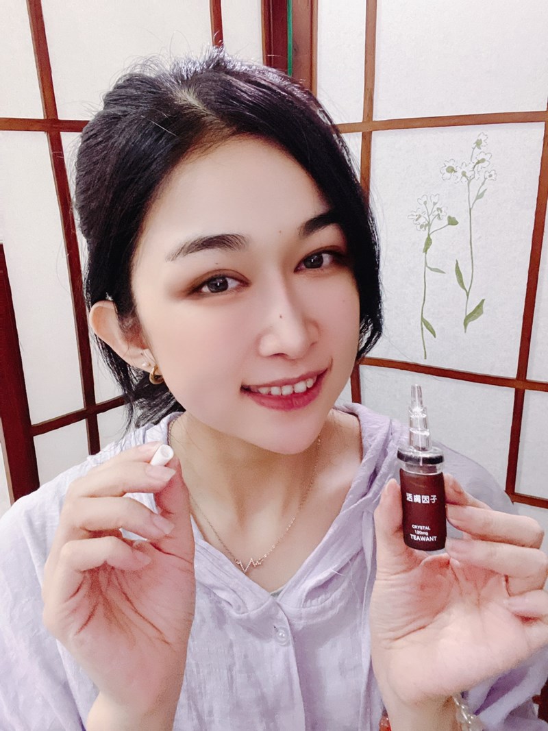女人知己試用大隊,口碑行銷,部落客行銷,La Phace 活膚因子精華液,獨家智慧寡胜肽因子,活化肌膚,調理肌膚紋路,使肌膚回復柔順平和的線條,加強保濕修護,延緩肌膚老化,維持肌膚健康,使肌膚散發光彩,維持肌膚彈性