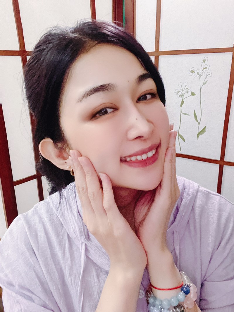 女人知己試用大隊,口碑行銷,部落客行銷,La Phace 活膚因子精華液,獨家智慧寡胜肽因子,活化肌膚,調理肌膚紋路,使肌膚回復柔順平和的線條,加強保濕修護,延緩肌膚老化,維持肌膚健康,使肌膚散發光彩,維持肌膚彈性