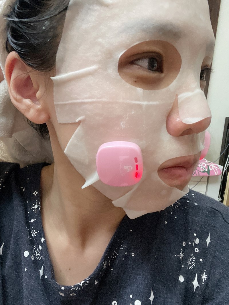 女人知己試用大隊,口碑行銷,部落客行銷,Fukusakura 面膜智能寶石肌,美膚神器,敷面膜的好朋友,AI智能,日本共同研發,日本認定製品證明書,宅在家的保濕神器,免插電,提升敷面膜效能,藉由電及水的引導幫助保養品吸收,居家輕巧智能美肌保養,攜帶便利,隨時都能保養,聰明按鈕智能設計,自由調整保養強度