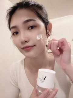 女人知己試用大隊,口碑行銷,部落客行銷,V+全方位修護乳霜,VOGÉNIA V+全方位修護乳霜,舒緩肌膚壓力,生活壓力也是會造成肌膚老化的原因之一,有研究報告指出，生活壓力可能是指生理上的睡眠不足,工作的壓力,人際關係等，還有外在的環境,現今的疫情,氣候的變化，這些對於肌膚來說都是一個壓力的來源。,懶人福星 一罐就足夠,專利研發,保持肌膚水潤度，使肌膚如絲般順滑,有助於舒緩和護理肌膚,提升肌膚對環境傷害的保護力優良製作,國際認證,專業技術