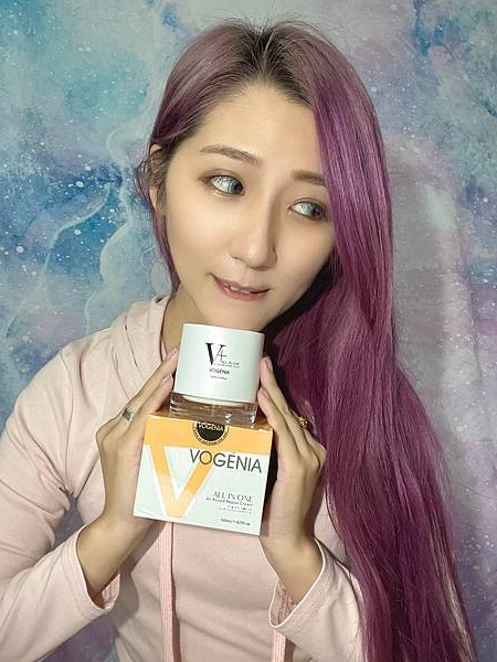 女人知己試用大隊,口碑行銷,部落客行銷,V+全方位修護乳霜,VOGÉNIA V+全方位修護乳霜,舒緩肌膚壓力,生活壓力也是會造成肌膚老化的原因之一,有研究報告指出，生活壓力可能是指生理上的睡眠不足,工作的壓力,人際關係等，還有外在的環境,現今的疫情,氣候的變化，這些對於肌膚來說都是一個壓力的來源。,懶人福星 一罐就足夠,專利研發,保持肌膚水潤度，使肌膚如絲般順滑,有助於舒緩和護理肌膚,提升肌膚對環境傷害的保護力優良製作,國際認證,專業技術