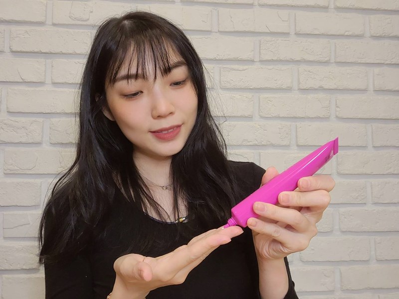 女人知己試用大隊,口碑行銷,部落客行銷,Esmomho日初酵素益生菌護手霜,日初Esmomho,台灣在地蔬果酵素,台灣酵素村,好菌保護膜,甜杏仁油,維他命E,各種蜂蜜萃取,梔子花精油,香味,清爽滋潤,不油膩,舒緩,適用敏感肌,膚色亮白,柔嫩觸感