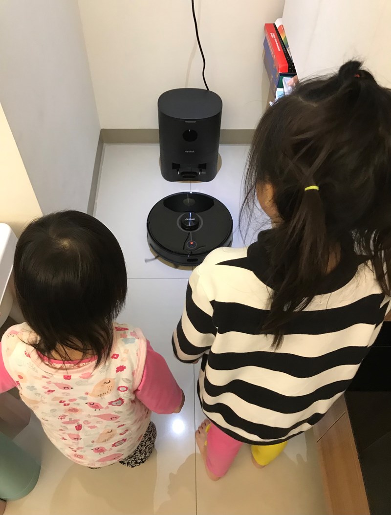 女人知己試用大隊,口碑行銷,部落客行銷,NEABOT N2 PLUS 自動集塵堡掃拖機器人,NEABOT N2 PLUS,自動集塵掃拖機器人,市場最低價,清潔效率提升90%,無人車鐳射導航技術,新一代LDS8.0 LIDAR技術,強大的避障能力及清掃效率,2.8公升大容量集塵袋,250ml恆壓電控大水箱,2700PA吸力,4段式吸力調整,地毯自動增壓,沿牆偵測感應僅1cm,APP智能操作,預約清掃,設定禁區