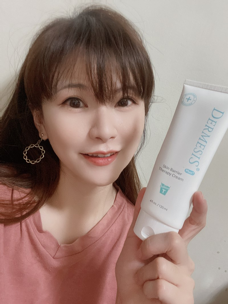 女人知己試用大隊,口碑行銷,部落客行銷,Dermesis迪敏施 Plus 涵鈣休異膚乳霜 滋潤型 120ml,Dermesis迪敏施,滋潤,保溼,舒緩,針對敏感性肌膚皮膚修護屏障,保溼性佳,更加滋潤,減緩水分散失,修護乾燥,有效預防皮膚乾裂,減少肌膚脫屑/脫皮,保濕舒緩,長效滋潤,俢護健康肌