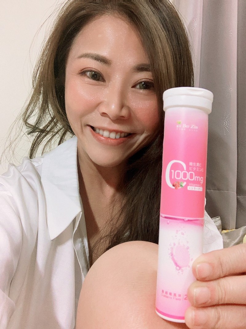 女人知己試用大隊,口碑行銷,部落客行銷,康萃 維生素C1000膠原發泡錠,BeeZin康萃,維生素C膠原發泡錠,1000mgVit.C,Vit.C膠原發泡錠,瑞莎,好氣色,促進膠原蛋白形成,促進鐵吸收,具抗氧化作用,粉紅蔓越莓口味