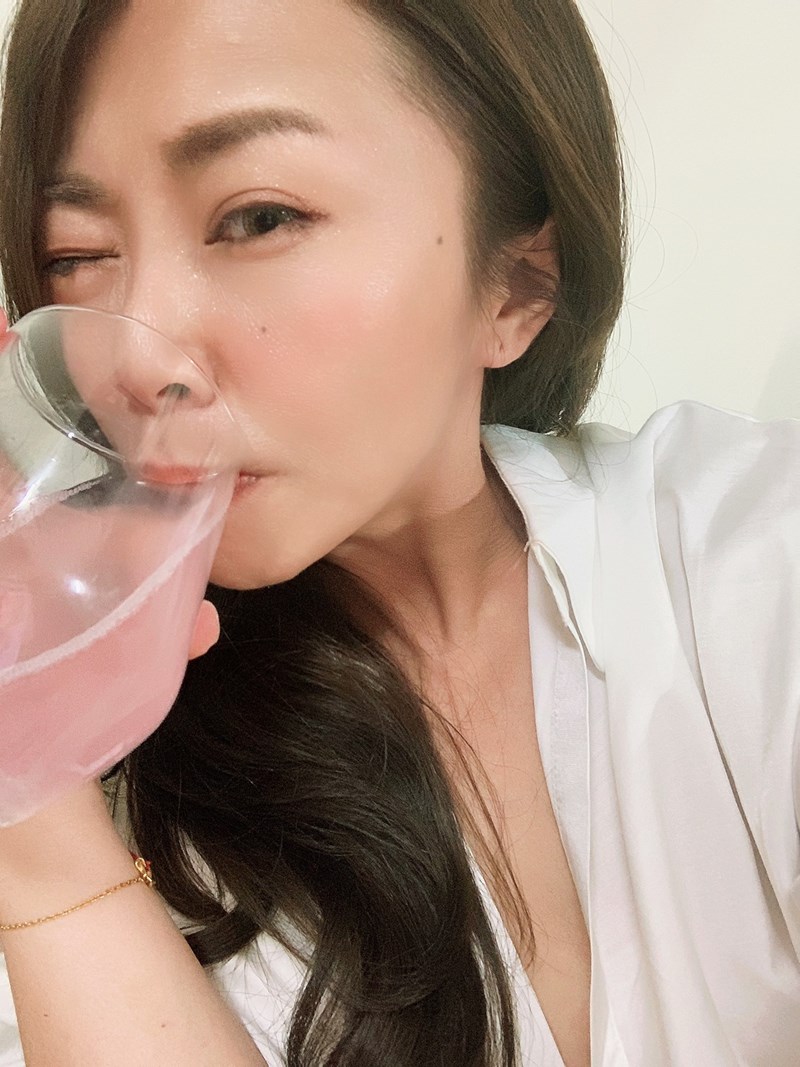 女人知己試用大隊,口碑行銷,部落客行銷,康萃 維生素C1000膠原發泡錠,BeeZin康萃,維生素C膠原發泡錠,1000mgVit.C,Vit.C膠原發泡錠,瑞莎,好氣色,促進膠原蛋白形成,促進鐵吸收,具抗氧化作用,粉紅蔓越莓口味