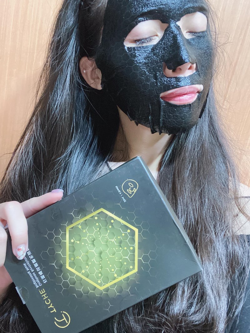 女人知己試用大隊,口碑行銷,部落客行銷,TYCHE太姬  石墨烯活顏鑽光面膜 ,TYCHE太姬,石墨烯,面膜,黑面膜,石墨烯面膜,石墨烯活顏鑽光面膜,面膜界的美肌導入儀,六胜肽,蠶絲蛋白,傳明酸,海藻醣,台灣面膜,台灣保養品牌,保溼,緊緻,賦活