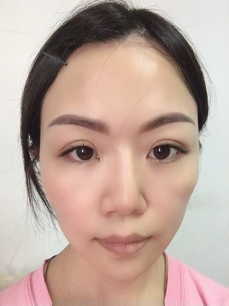 女人知己試用大隊,口碑行銷,部落客行銷,Lokah高光打亮蜜 香檳金＋ Lokah小臉V提拉面模,Lokah高光打亮蜜,Lokah小臉V提拉面模,極美光澤,立體,光澤妝感,朵烈美妝,紐約國際彩妝師,Doleh Beauty NYC,Naomi 老師監製,泰雅紋面設計,紐約品牌創立