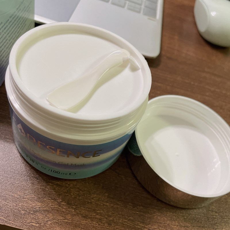 女人知己試用大隊,CORESENCE 蔻仙詩極地冰河醣凍膜,將南極醣蛋白修護力與玻尿酸保濕力注入保濕凍膜中,深度調節肌底造水力,密集補水,改善粗糙感肌膚,讓水嫩效果更持久,鎖水保濕再升級,南極醣蛋白,海藻糖,透明質酸鈉,金縷梅,薰衣草,天竺葵