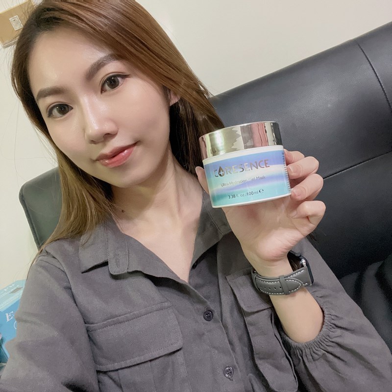 女人知己試用大隊,CORESENCE 蔻仙詩極地冰河醣凍膜,將南極醣蛋白修護力與玻尿酸保濕力注入保濕凍膜中,深度調節肌底造水力,密集補水,改善粗糙感肌膚,讓水嫩效果更持久,鎖水保濕再升級,南極醣蛋白,海藻糖,透明質酸鈉,金縷梅,薰衣草,天竺葵