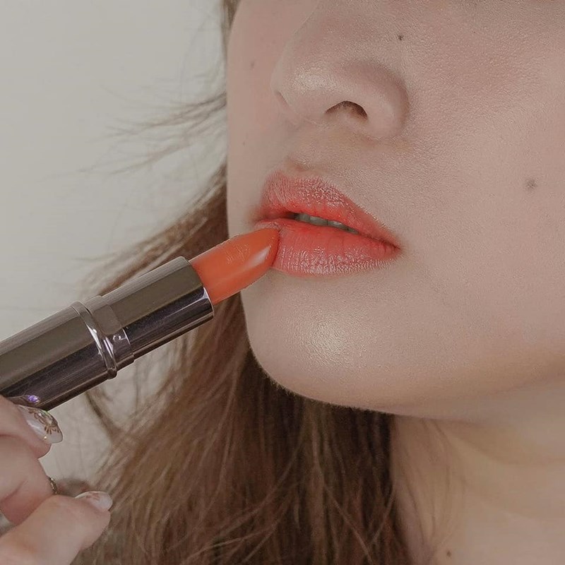 女人知己試用大隊,口碑行銷,部落客行銷,OSEUR歐絲爾時尚經典唇膏-08陽光金盞,防止嘴唇乾裂,唇色蒼白問題,唇紋明顯問題,滋潤保濕,自然水潤,含多重保濕滋養成分,使嘴唇光滑,撫平嘴唇細紋,保護嘴唇,透明感自然唇色,瞬間轉換紅潤好氣色