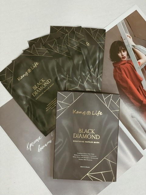 女人知己試用大隊,口碑行銷,部落客行銷,KANGLIFE 黑鑽石墨烯修護面膜,石墨烯修護面膜,植萃精華,六角網紋,均勻分布每次肌膚,採用石墨烯材料，打造獨家六角網膜,石墨烯舒緩疲倦的肌膚,舒緩肌膚壓力,淨白,溫和肌膚,修護,防止肌膚老化,30ml植萃精華液,1片抵6片,SGS安心認證,KANGLIFE 敏感肌專家,敏感肌可用
